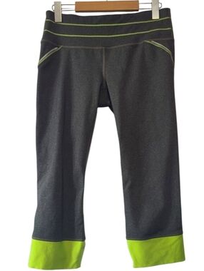 Athleta Vibe Relay Cropped Leggings Gray Sz M | Capri Workout Yoga Athletic